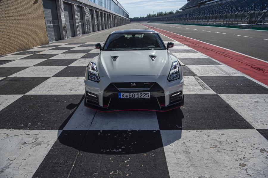 Nissan GT-R Nismo (R35) 2019 года  (WW) (фото 39 из 81)